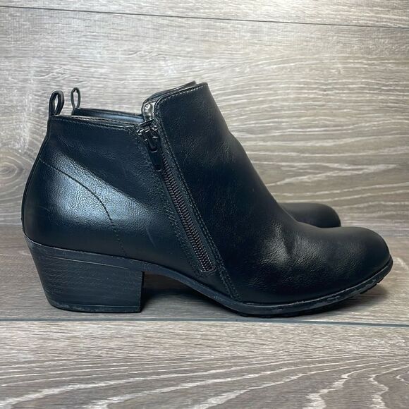 SafeTStep Brenna Women’s Sz 8.5W Black Comfort Side Zip Heeled Ankle Boots - Picture 1 of 11